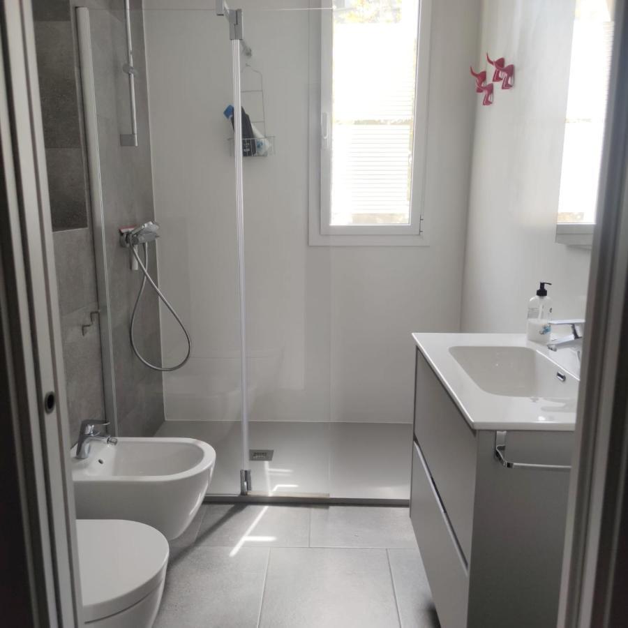 Apartment Close To The Beach With Free Parking 巴达洛纳 外观 照片
